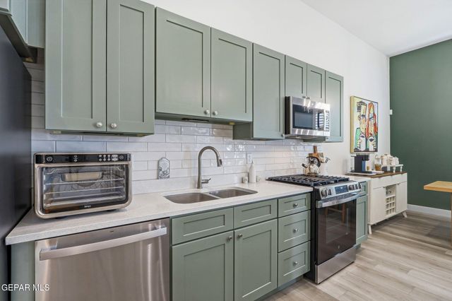 201 Desert Pass Street 8, El Paso, TX 79912