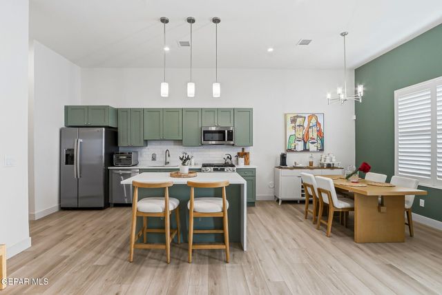 201 Desert Pass Street 8, El Paso, TX 79912