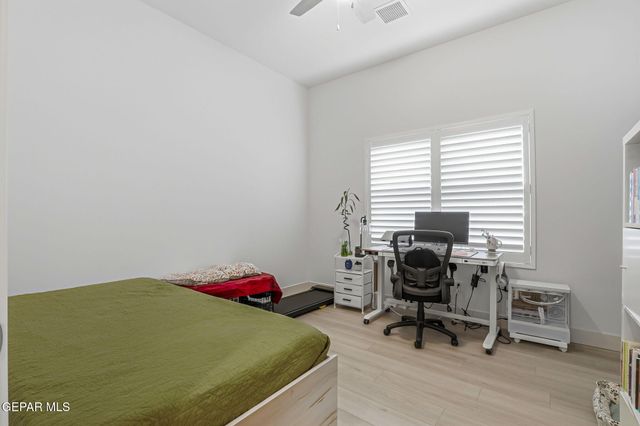 201 Desert Pass Street 8, El Paso, TX 79912