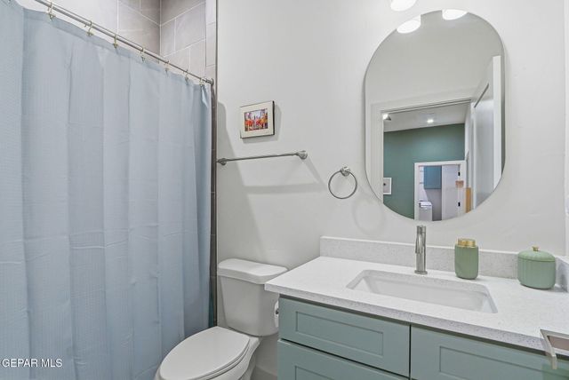 201 Desert Pass Street 8, El Paso, TX 79912