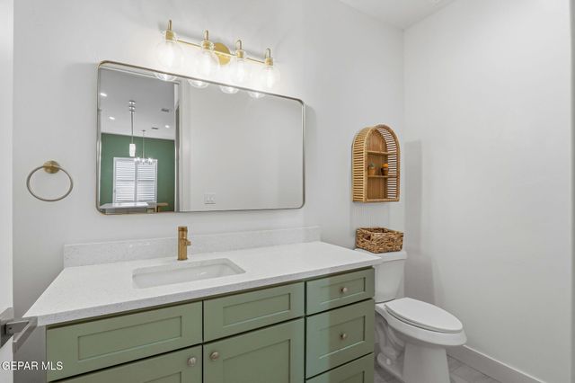 201 Desert Pass Street 8, El Paso, TX 79912