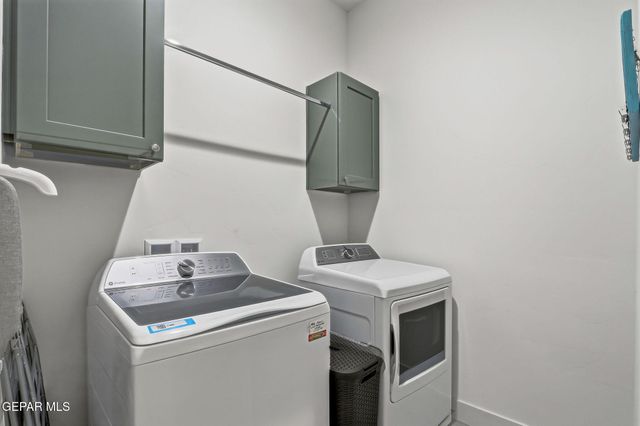 201 Desert Pass Street 8, El Paso, TX 79912