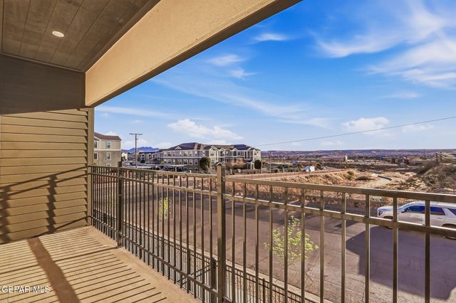 201 Desert Pass Street 8, El Paso, TX 79912