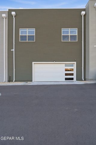 201 Desert Pass Street 8, El Paso, TX 79912