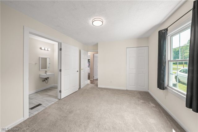 3796 Santom Road N, Stow, OH 44224
