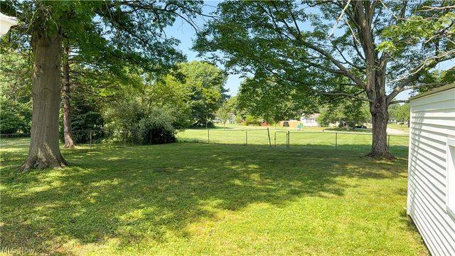 3796 Santom Road N, Stow, OH 44224