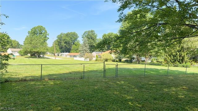 3796 Santom Road N, Stow, OH 44224