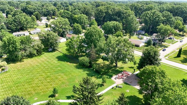 3796 Santom Road N, Stow, OH 44224