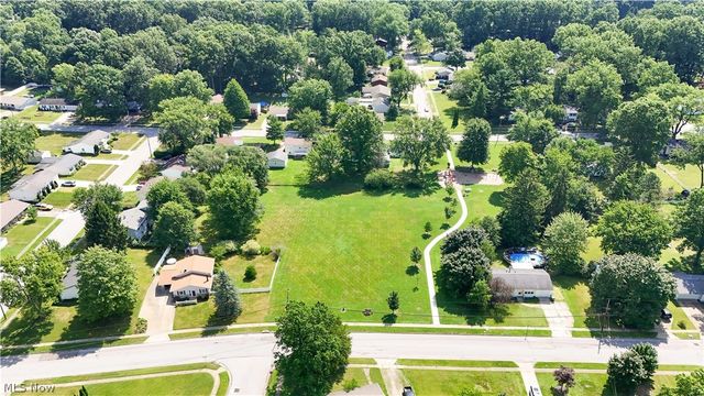 3796 Santom Road N, Stow, OH 44224