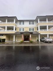 23943 NE 115th Lane #204, Redmond, WA 98053