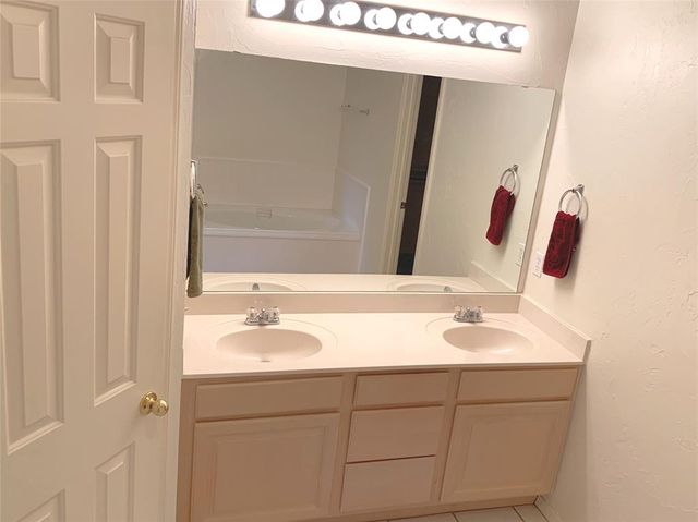 1928 NW 157th Street, Edmond, OK 73013