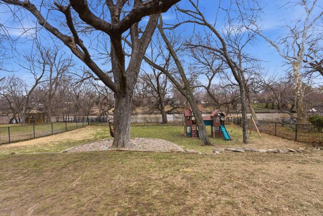 2470 N Coolidge Ave, Wichita, KS 67204