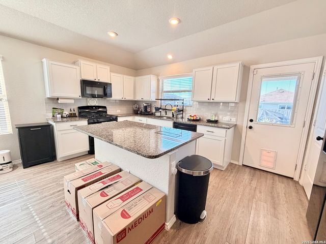 5230 Blue Ivy, Bulverde, TX 78163