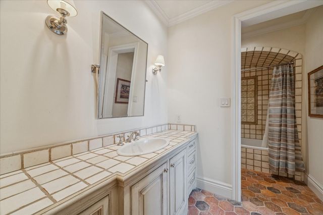 24 Miramar Heights Circle, Sugar Land, TX 77479