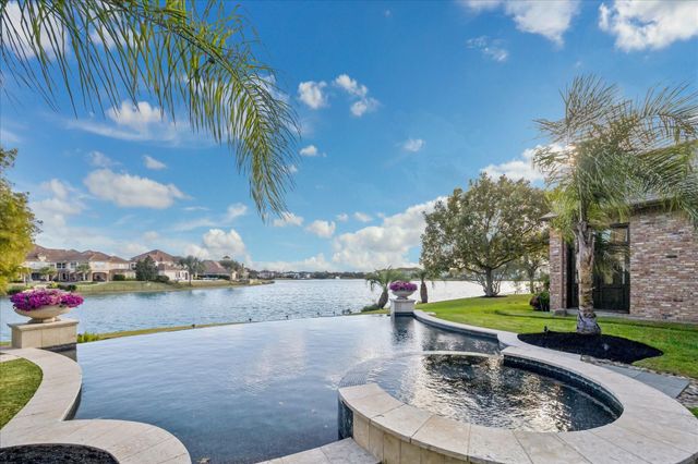 24 Miramar Heights Circle, Sugar Land, TX 77479