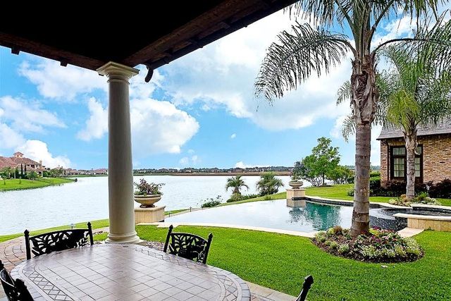 24 Miramar Heights Circle, Sugar Land, TX 77479