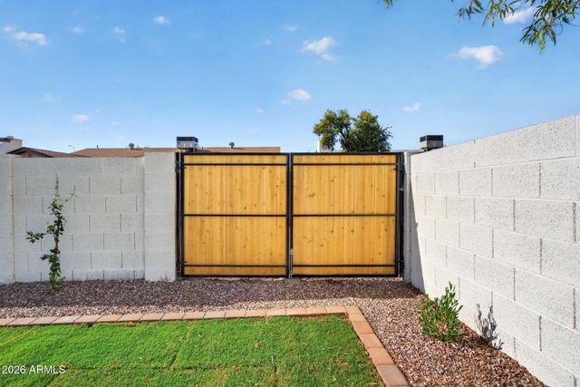 2046 E HARVARD Drive, Tempe, AZ 85283