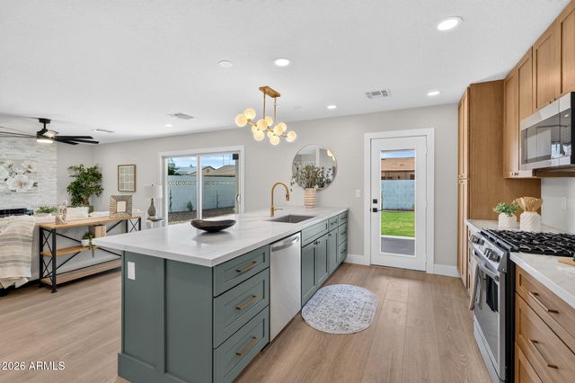2046 E HARVARD Drive, Tempe, AZ 85283