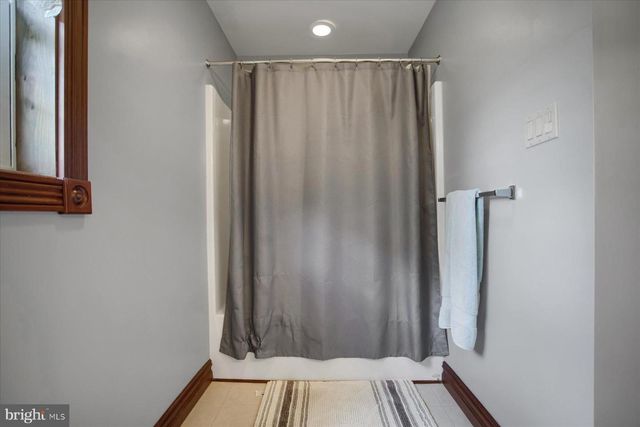 1299 EDISON HEIGHTS RD, Sunbury, PA 17801