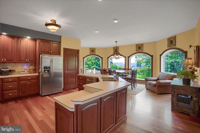 1299 EDISON HEIGHTS RD, Sunbury, PA 17801