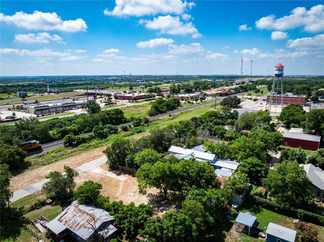 313 N Front ST, Kyle, TX 78640