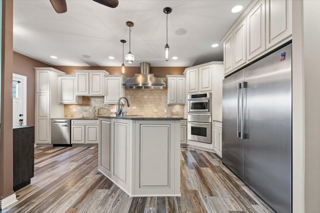 3901 EAGLE VIEW CT, Columbia, MO 65203