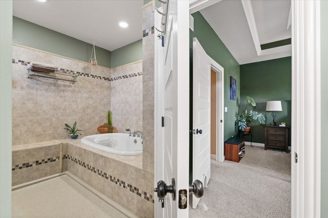 3901 EAGLE VIEW CT, Columbia, MO 65203