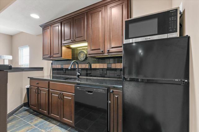 3901 EAGLE VIEW CT, Columbia, MO 65203