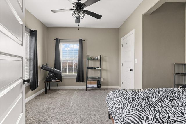 3901 EAGLE VIEW CT, Columbia, MO 65203