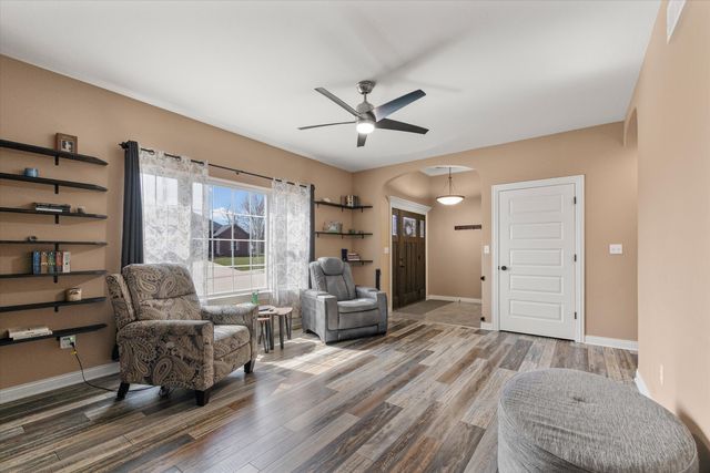 3901 EAGLE VIEW CT, Columbia, MO 65203