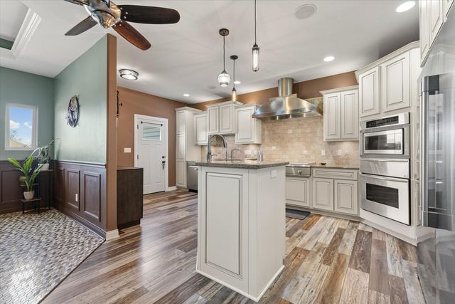 3901 EAGLE VIEW CT, Columbia, MO 65203