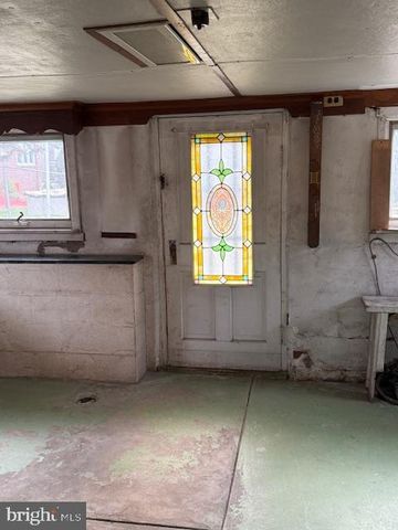 1115 OAK ST, Kulpmont, PA 17834