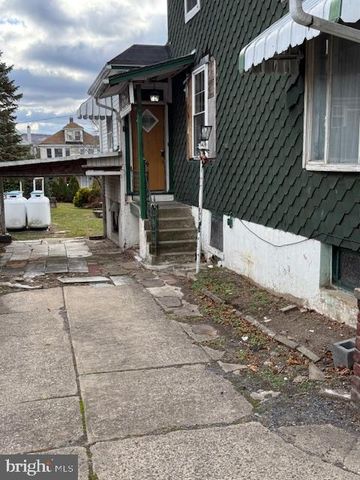 1115 OAK ST, Kulpmont, PA 17834