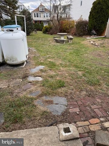 1115 OAK ST, Kulpmont, PA 17834