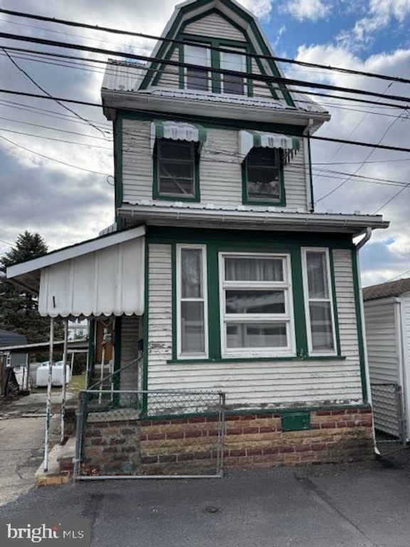 1115 OAK ST, Kulpmont, PA 17834