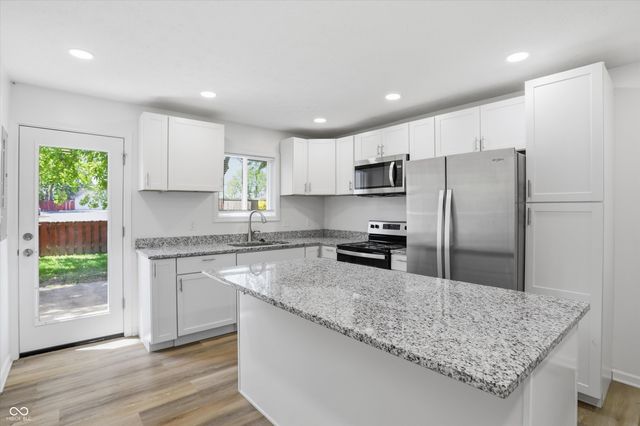 1280 Stonegate Road, Greenwood, IN 46142