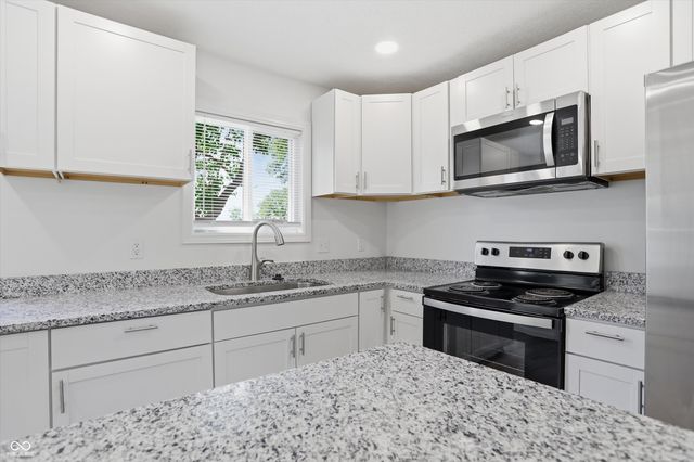 1280 Stonegate Road, Greenwood, IN 46142