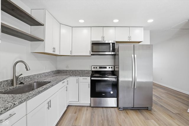 1280 Stonegate Road, Greenwood, IN 46142