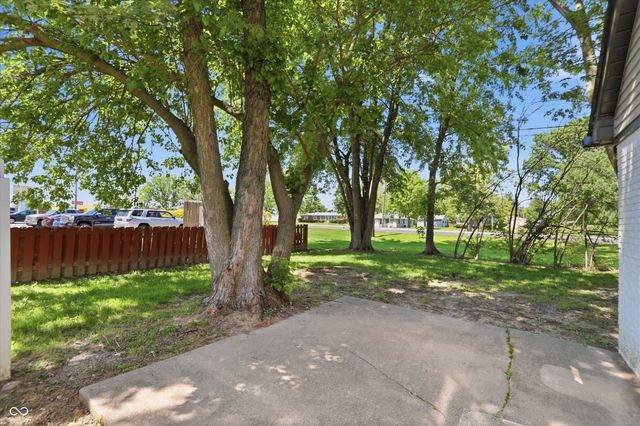 1280 Stonegate Road, Greenwood, IN 46142