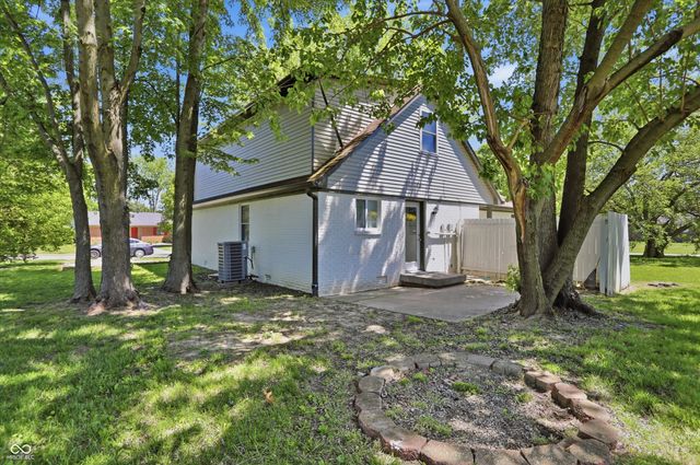 1280 Stonegate Road, Greenwood, IN 46142