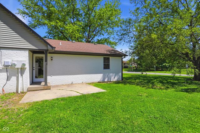 1280 Stonegate Road, Greenwood, IN 46142