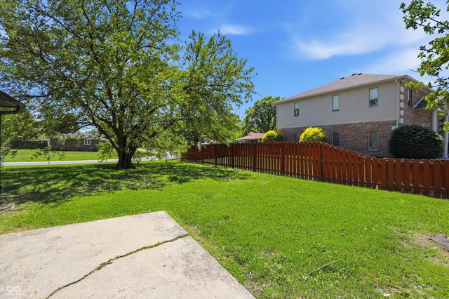 1280 Stonegate Road, Greenwood, IN 46142