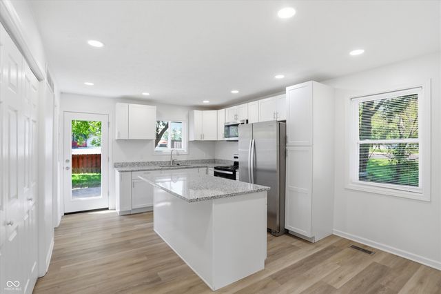 1280 Stonegate Road, Greenwood, IN 46142
