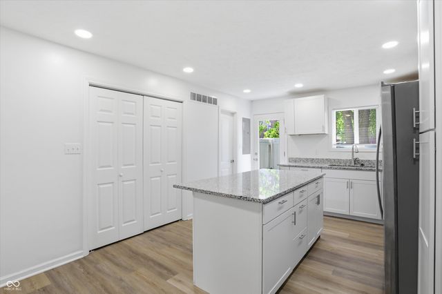 1280 Stonegate Road, Greenwood, IN 46142