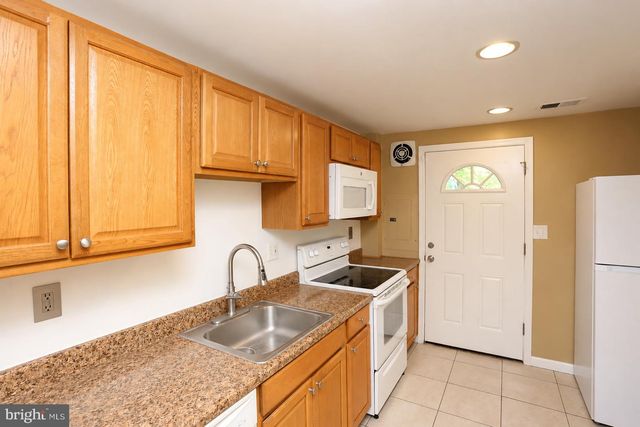 7822 ALLENDALE DR, Landover, MD 20785