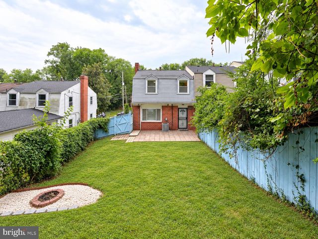 7822 ALLENDALE DR, Landover, MD 20785