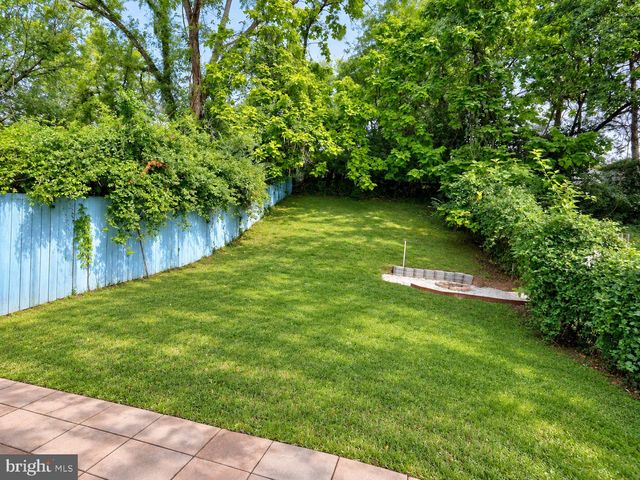7822 ALLENDALE DR, Landover, MD 20785