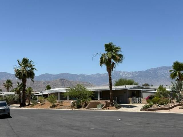 39784 Manzanita Drive 4, Palm Desert, CA 92260