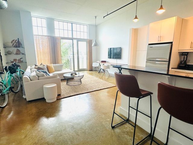 180 NE 4th Avenue 406, Delray Beach, FL 33483