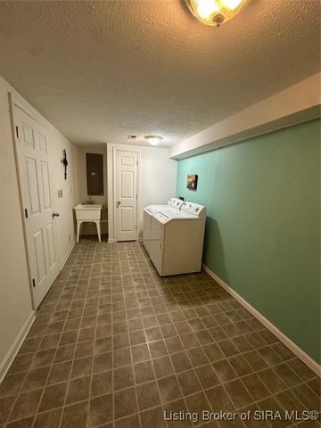 6775 Brookside Drive NE, Lanesville, IN 47136